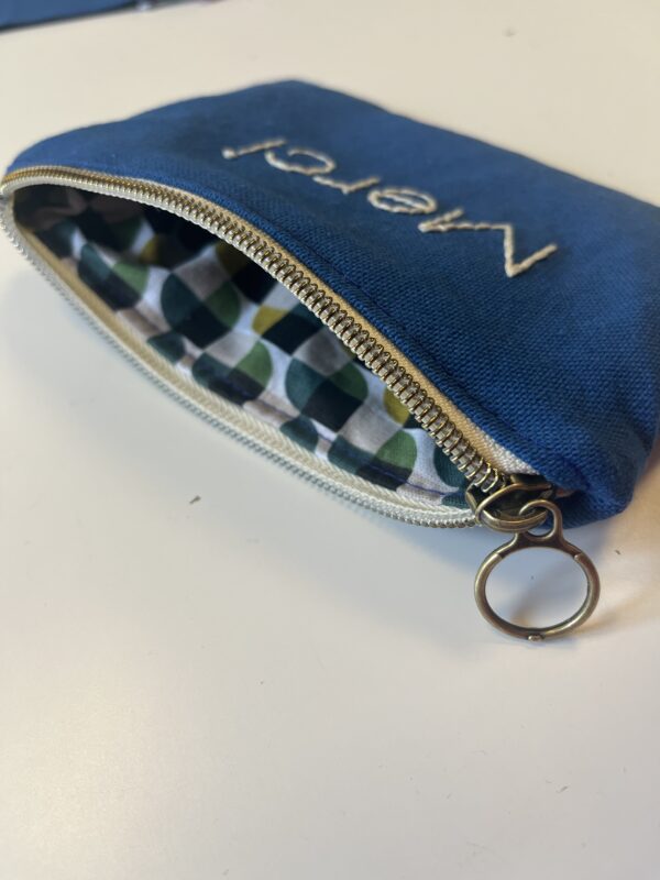 Pochette brodée cadeau nounou