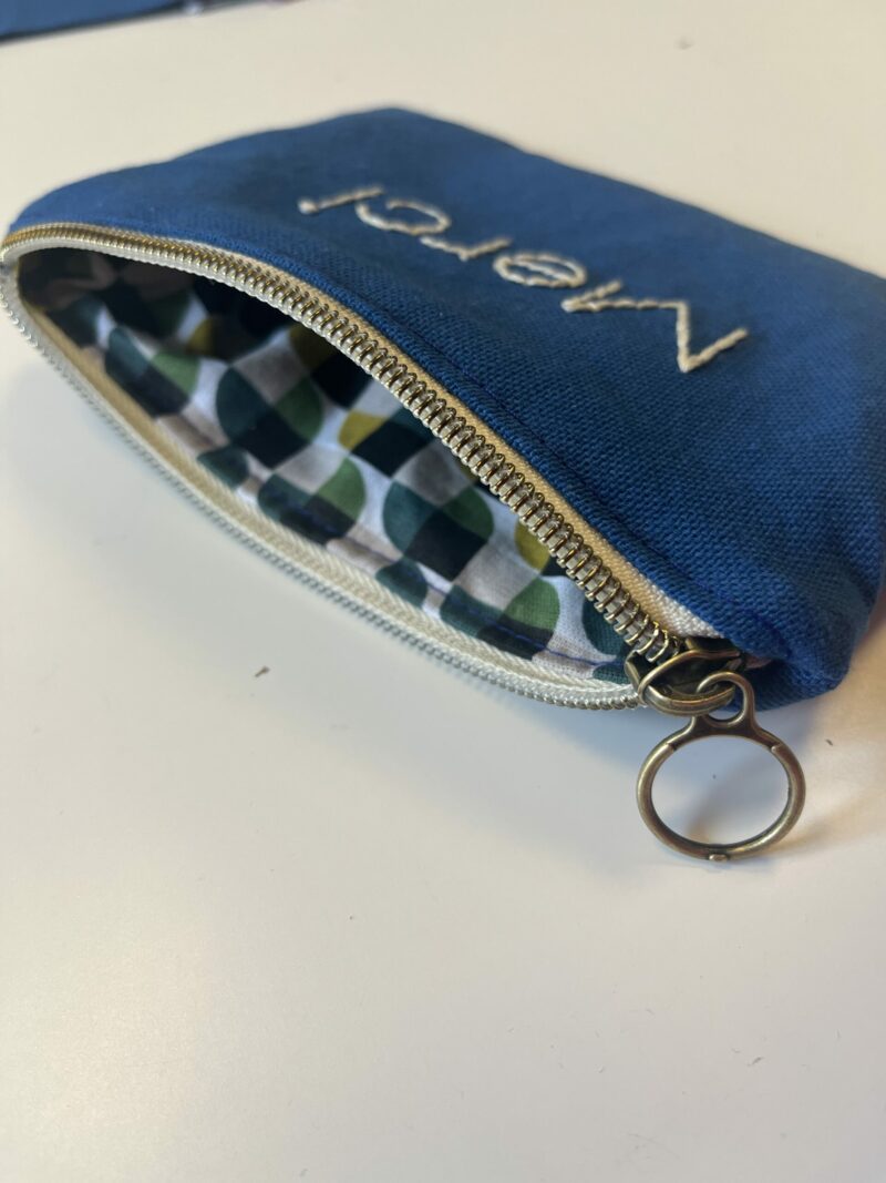 Pochette brodée cadeau nounou