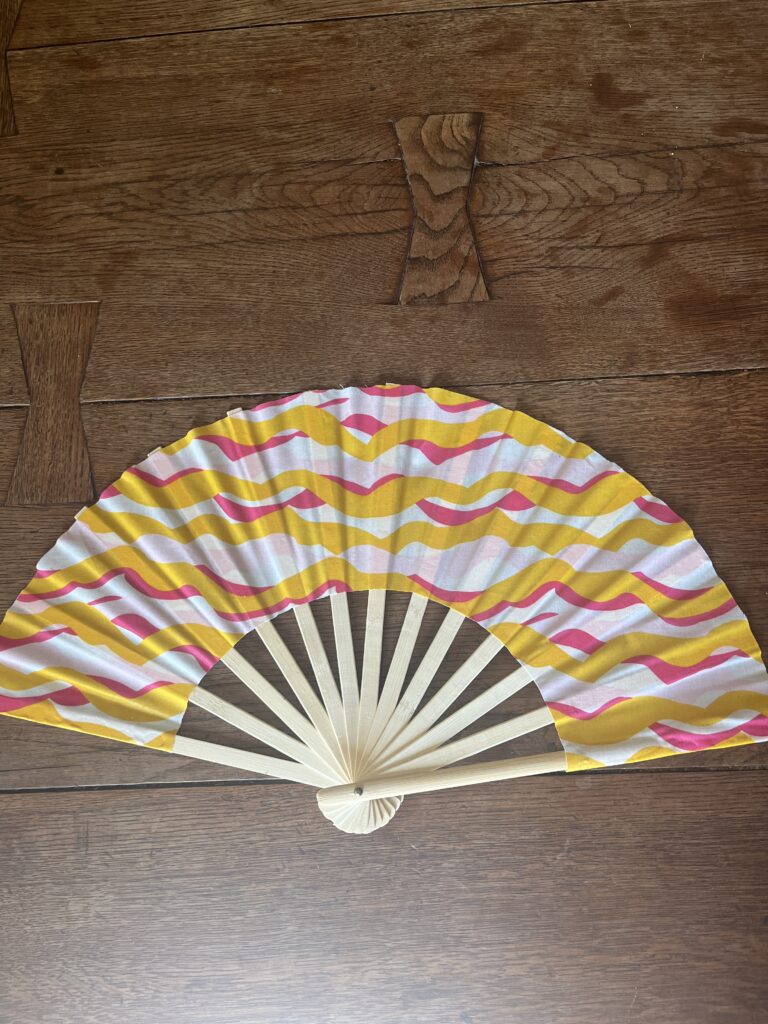 Eventail vagues rose et jaune bobynette
